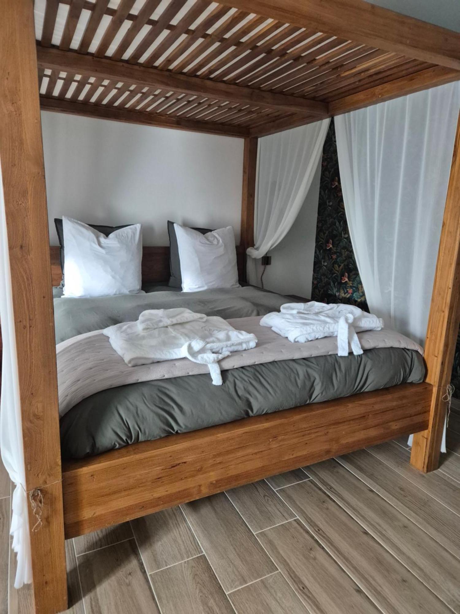 Le Cocoon - Jacuzzi, Sauna Et Piscine Privee Карпентра Екстериор снимка